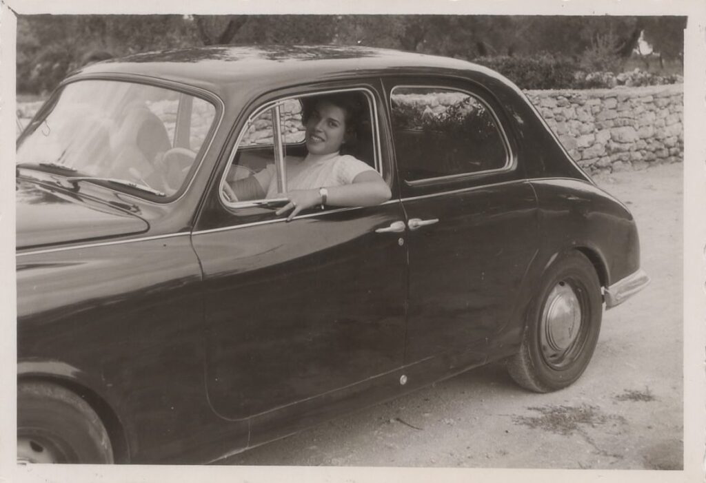 Cecilia Bernardini le radici: da giovane alla guida