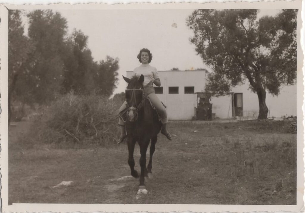 Cecilia Bernardini le radici: da giovane a cavallo